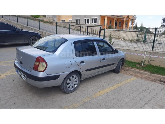 temiz öğretmenden satılık Clio bütün bakımları yapıldı