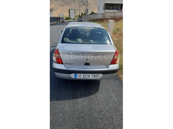 temiz öğretmenden satılık Clio bütün bakımları yapıldı