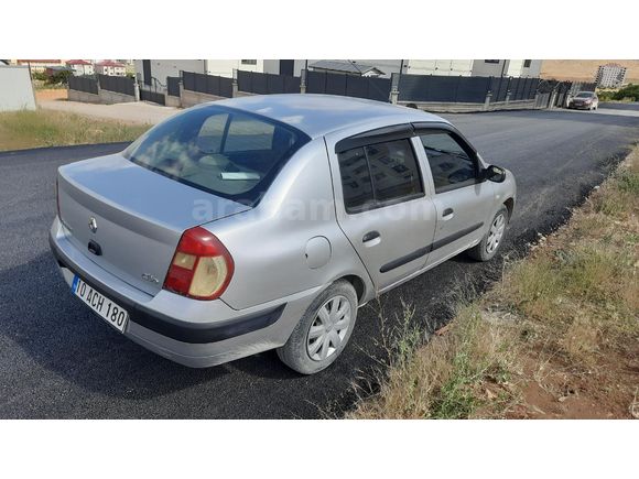 temiz öğretmenden satılık Clio bütün bakımları yapıldı