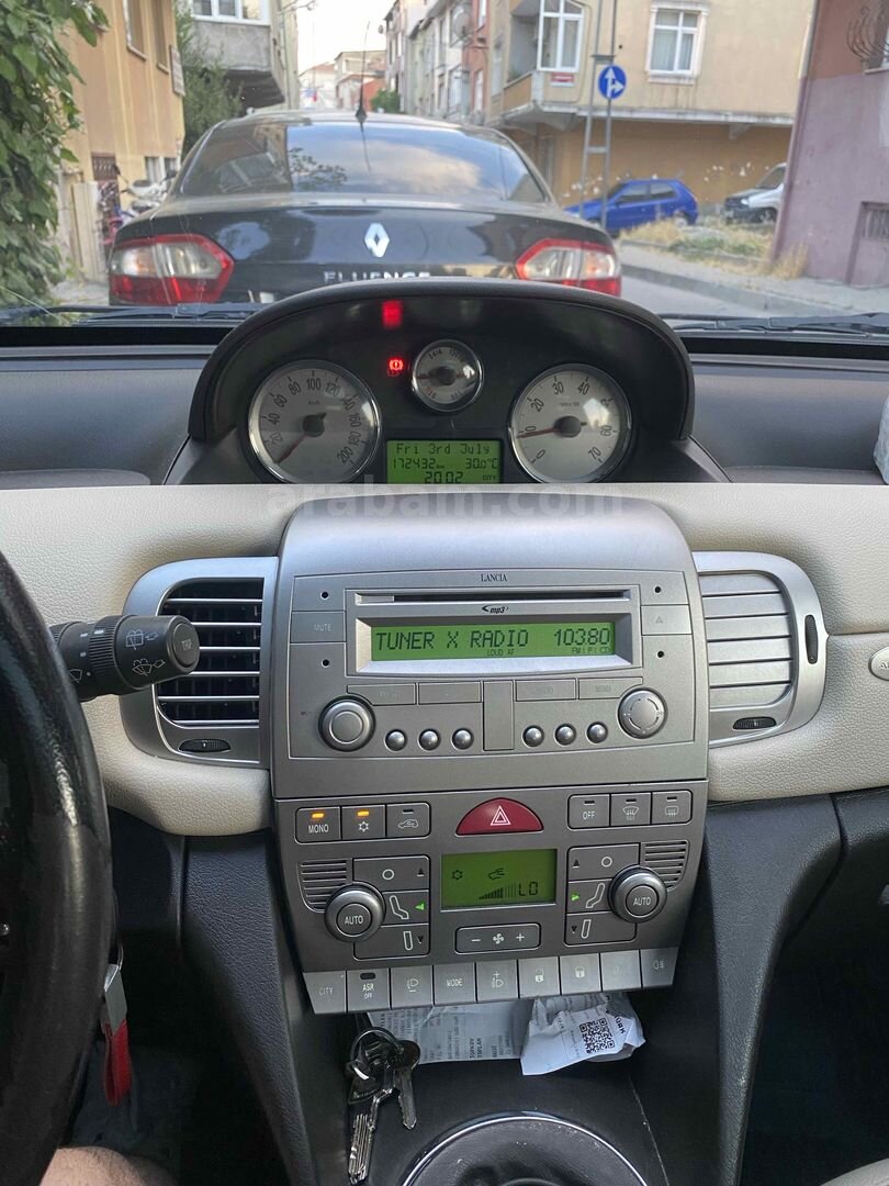 Sahibinden Lancia Ypsilon 1.3 Mjet 2008 Model İstanbul 173.000 km Kahverengi 5
