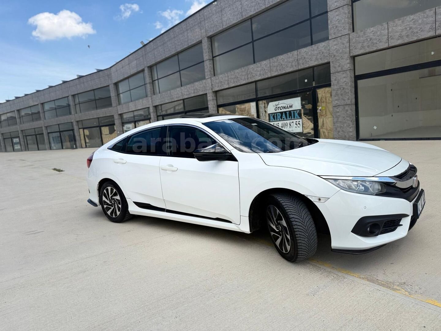 Galeriden Honda Civic 1.6i VTEC Elegance 2016 Model Ankara 131.000 km Beyaz 3