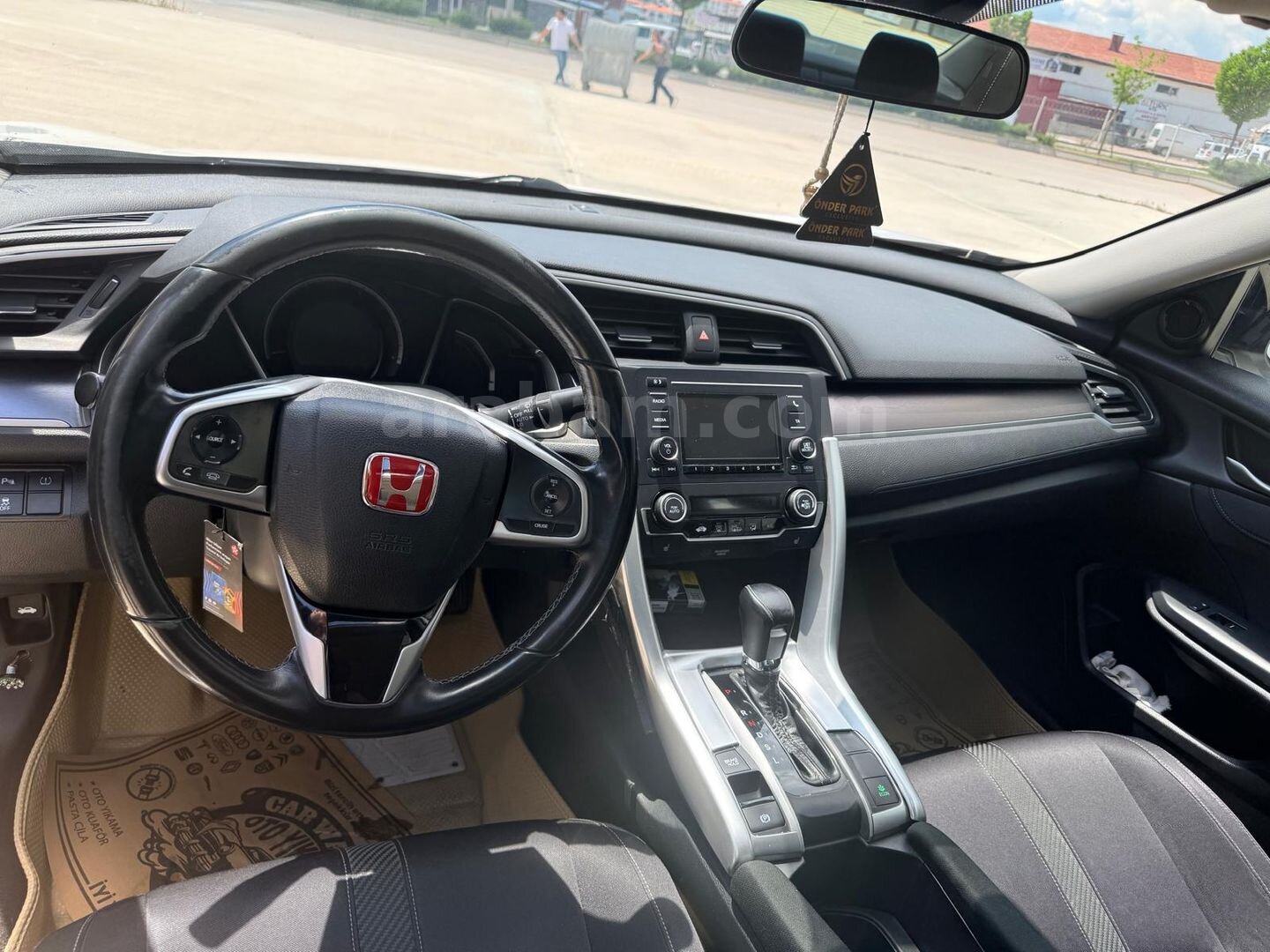 Galeriden Honda Civic 1.6i VTEC Elegance 2016 Model Ankara 131.000 km Beyaz 4