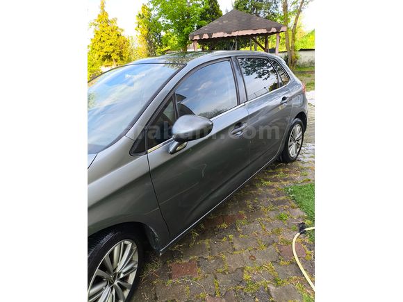C4 Otomatik ,CAM TAVANLI ,Aile aracıdır