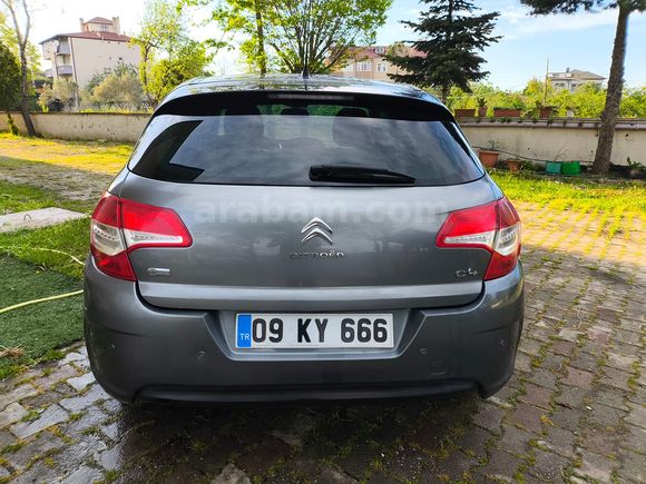 C4 Otomatik ,CAM TAVANLI ,Aile aracıdır