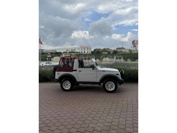 Suzuki Samurai