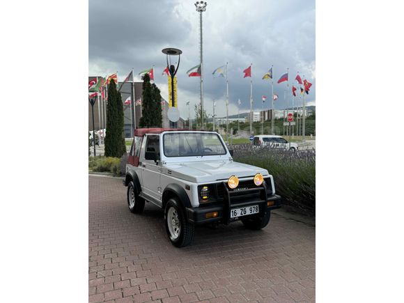 Suzuki Samurai