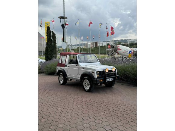 Suzuki Samurai