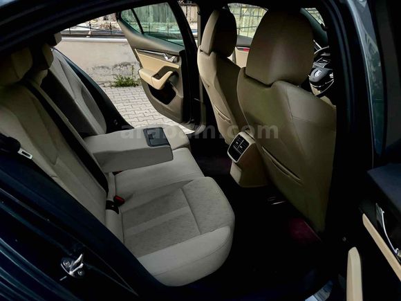 SAHİBİNDEN 2021 Model Servis Bakımlı Skoda Octavia 1.5 e-Tec Premium 2021 Model  