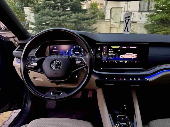 SAHİBİNDEN 2021 Model Servis Bakımlı Skoda Octavia 1.5 e-Tec Premium 2021 Model  