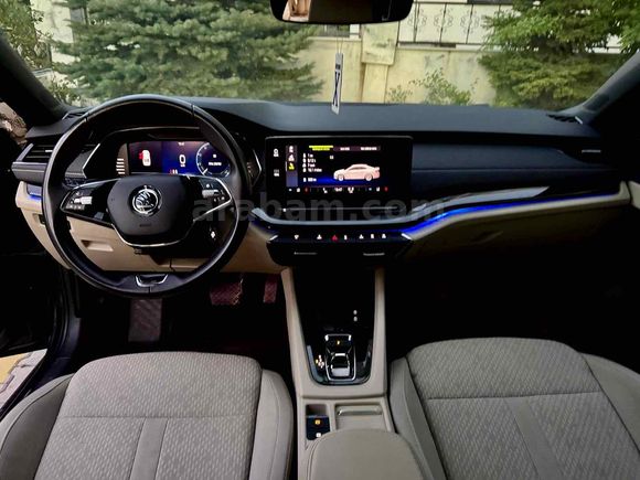 SAHİBİNDEN 2021 Model Servis Bakımlı Skoda Octavia 1.5 e-Tec Premium 2021 Model  