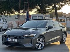 2025 AUDİ A5 2.0TFSİ QUATTRO HATASIZ BOYASIZ CAM TVN+MATRİX+NAVİ