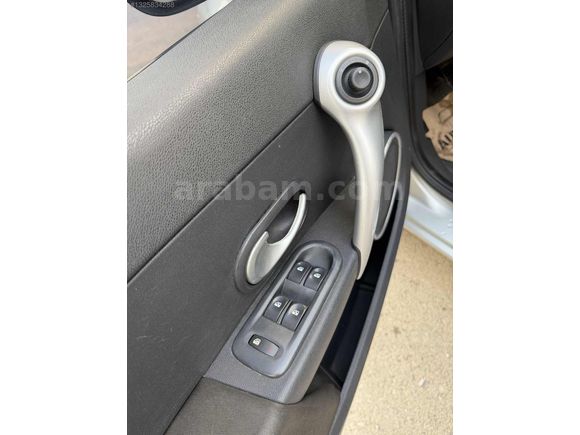 AUTO CMR'DEN 2010 CLİO TERTEMİZ AİLE ARACI K.K TAKSİT