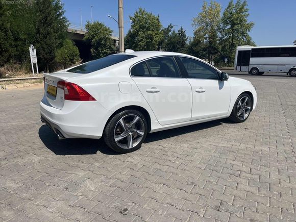 2014 MODEL S60 1.6 T4 R-Design Powershift