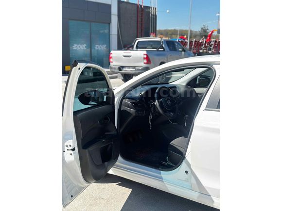 Üste 450bin civarı para verebileceğim düşük KM otomatik vites araçlarla takas olunur