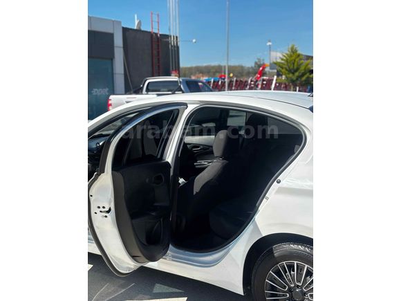 Üste 450bin civarı para verebileceğim düşük KM otomatik vites araçlarla takas olunur