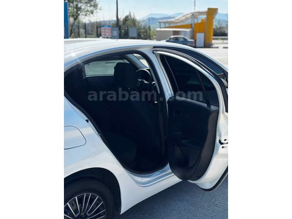 Üste 450bin civarı para verebileceğim düşük KM otomatik vites araçlarla takas olunur