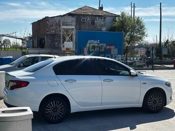 Üste 450bin civarı para verebileceğim düşük KM otomatik vites araçlarla takas olunur
