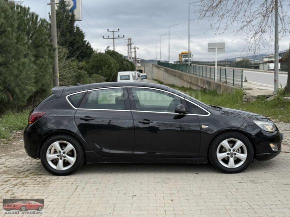 GALERİ AYDOĞAN DAN OPEL ASTRA J KASA BAKİMLİ ARAÇ