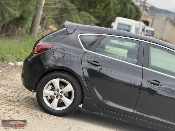 GALERİ AYDOĞAN DAN OPEL ASTRA J KASA BAKİMLİ ARAÇ