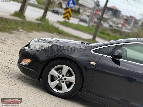 GALERİ AYDOĞAN DAN OPEL ASTRA J KASA BAKİMLİ ARAÇ