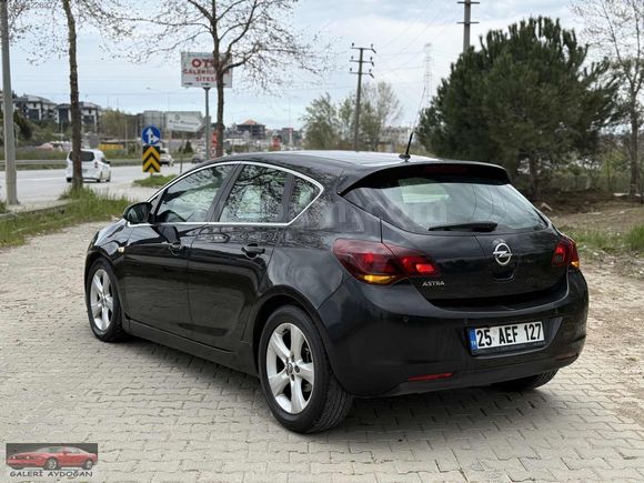 GALERİ AYDOĞAN DAN OPEL ASTRA J KASA BAKİMLİ ARAÇ
