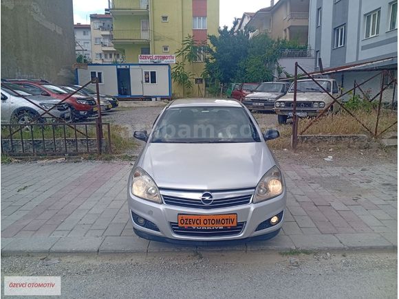 ÖZEVCİ OTOMOTİV'DEN ORİJİNAL OPEL ASTRA 1.3 CDTI ENJOY...