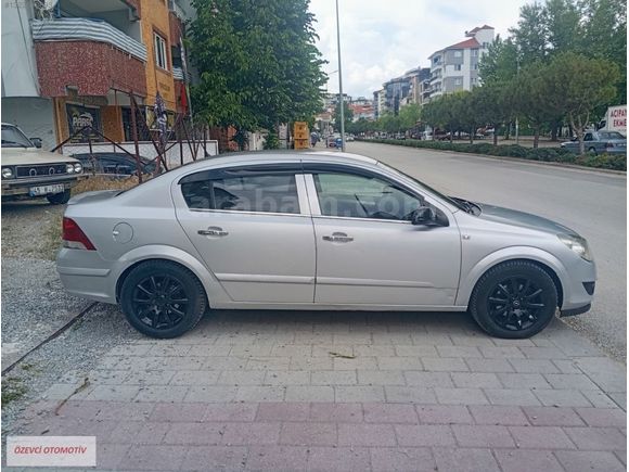 ÖZEVCİ OTOMOTİV'DEN ORİJİNAL OPEL ASTRA 1.3 CDTI ENJOY...