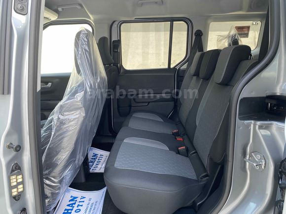 2025*TOURNEO*COURİER*1.5EcoBlue*6İLERİ*TİTANİUM*17JANT*65KM'DE !