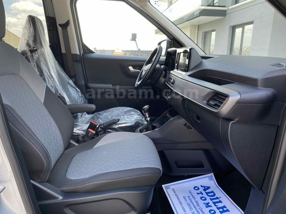2025*TOURNEO*COURİER*1.5EcoBlue*6İLERİ*TİTANİUM*17JANT*65KM'DE !