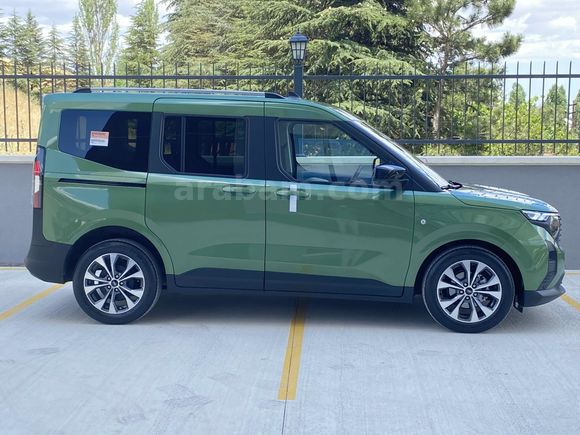2025*TOURNEO*COURİER*1.5EcoBlue*6İLERİ*TİTANİUM*17JANT*65KM'DE !