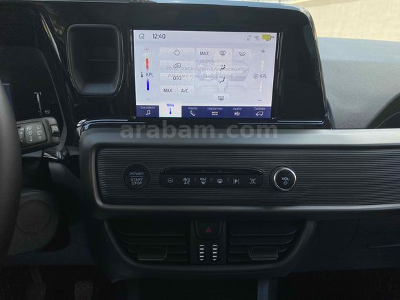 2025*TOURNEO*COURİER*1.5EcoBlue*6İLERİ*TİTANİUM*17JANT*65KM'DE !