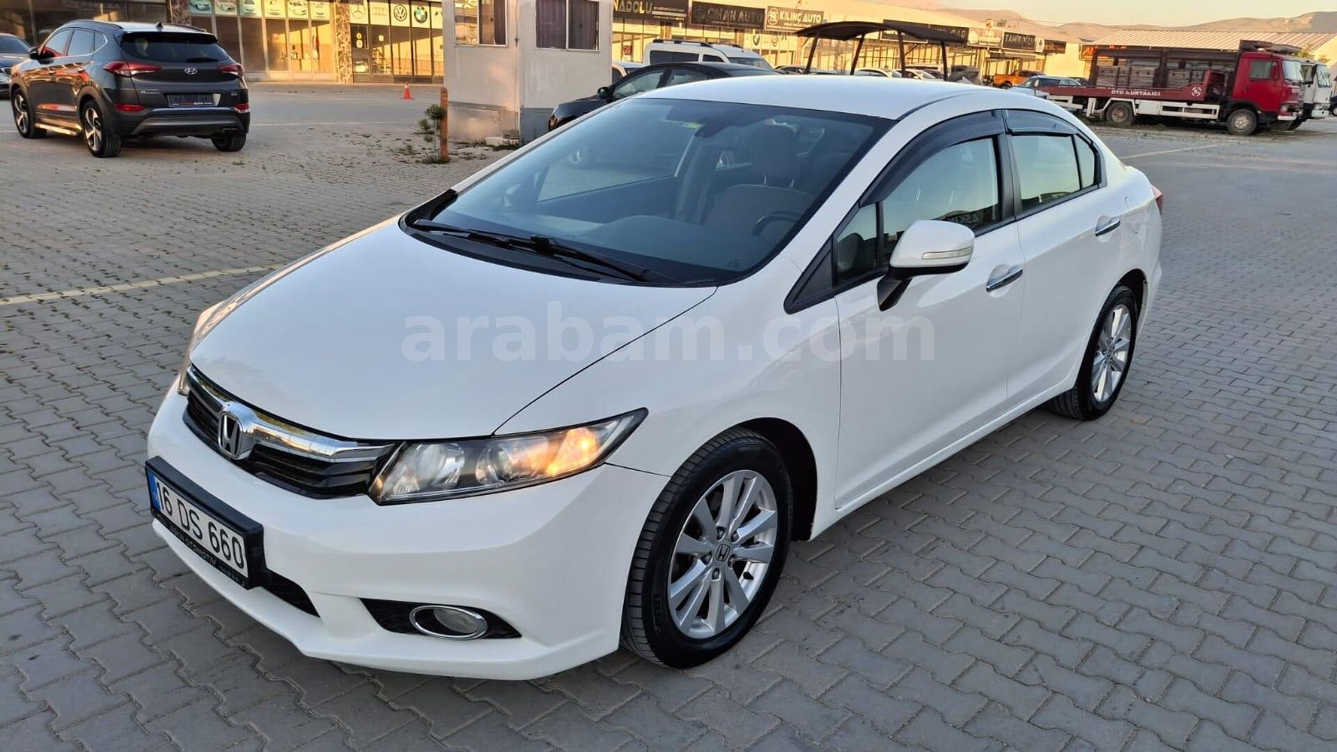 Galeriden Honda Civic 1.6i VTEC Eco Premium 2013 Model Kahramanmaraş 223.000 km Beyaz 7
