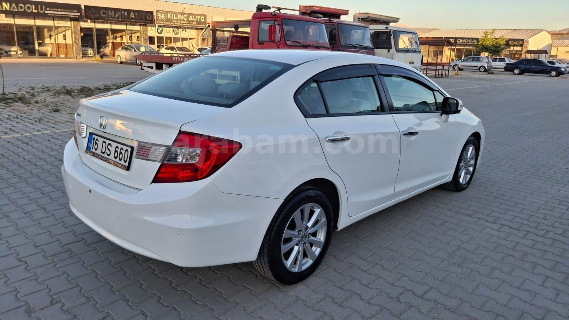 Galeriden Honda Civic 1.6i VTEC Eco Premium 2013 Model Kahramanmaraş 223.000 km Beyaz 3