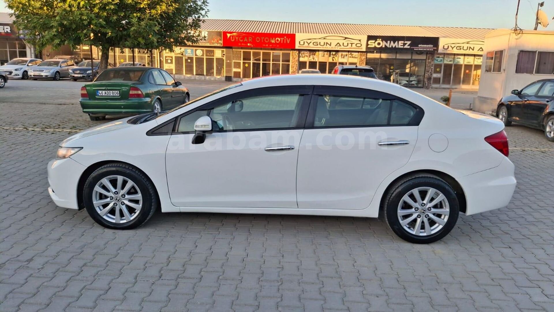 Galeriden Honda Civic 1.6i VTEC Eco Premium 2013 Model Kahramanmaraş 223.000 km Beyaz 6