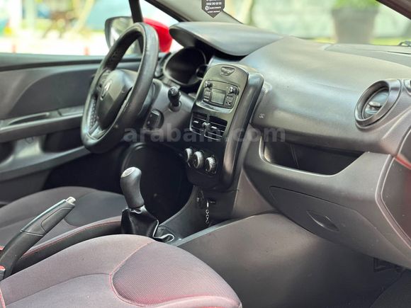 RENAULT CLİO 2015 MODEL DÜŞÜK KM TEMİZ 