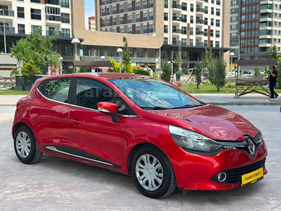 RENAULT CLİO 2015 MODEL DÜŞÜK KM TEMİZ 
