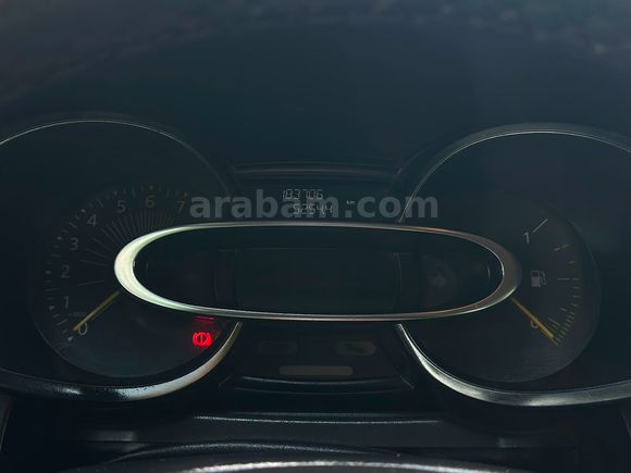 RENAULT CLİO 2015 MODEL DÜŞÜK KM TEMİZ 