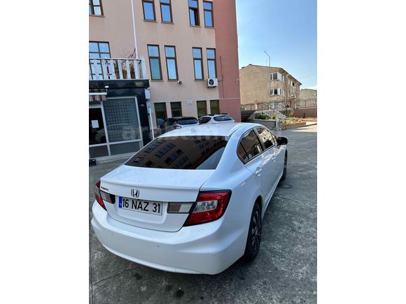 Sahibinden Honda Civic 1.6i VTEC Dream 2014 Model 