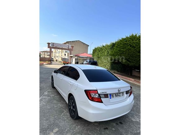 Sahibinden Honda Civic 1.6i VTEC Dream 2014 Model 