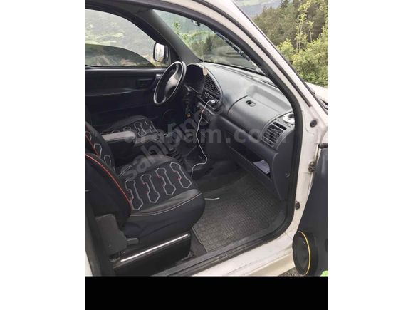 OTOMOBİL RUHSATLI PARTNER 2001 