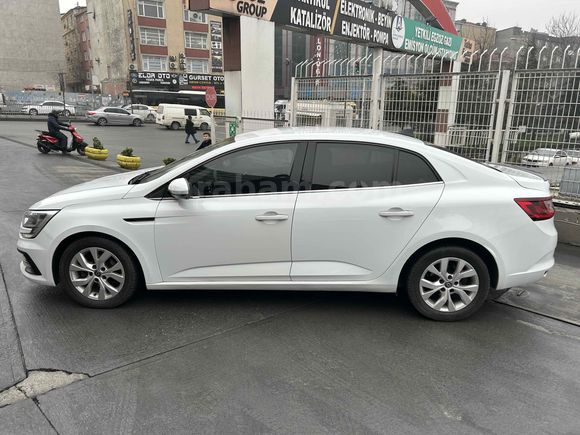 Sahibinden Renault Megane 1.5 Blue DCI Touch 2021 Model 