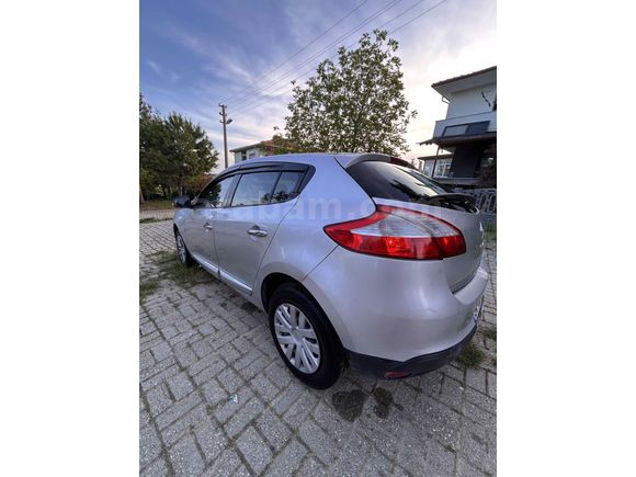 Sahibinden Renault Megane 1.5 dCi Dynamique 2011 Model 