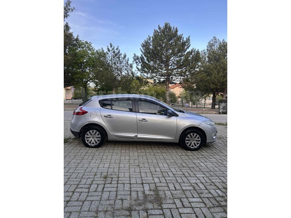 Sahibinden Renault Megane 1.5 dCi Dynamique 2011 Model 