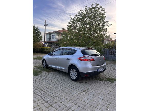 Sahibinden Renault Megane 1.5 dCi Dynamique 2011 Model 