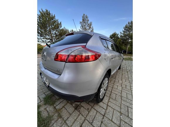 Sahibinden Renault Megane 1.5 dCi Dynamique 2011 Model 