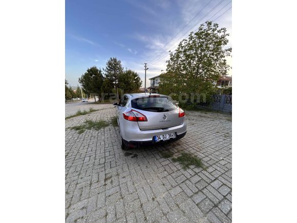 Sahibinden Renault Megane 1.5 dCi Dynamique 2011 Model 