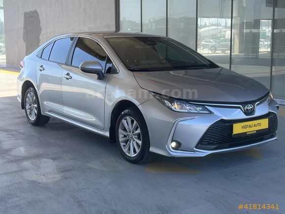 2023 TOYOTA COROLLA 1.8 HYİBRİD 49 BİNDE %20 KDV Lİ