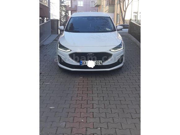 Sahibinden Hatasız  Ford Focus 1.5 EcoBlue Trend X 2023 Model Beyaz