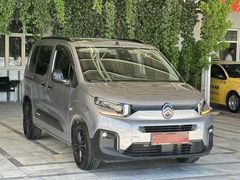 2025 MODEL BERLİNGO 1.5 DİZEL OTOMATİK BOYASIZ HATASIZ 26 KM DE