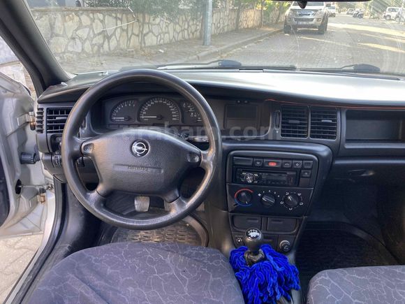 Galeriden Opel Vectra 2.0 GLS 1996 Model Muğla